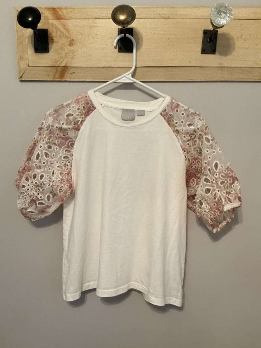 Zero Degrees Celsius Cream Top With Floral Eyelet Sleeves, Women’s Small